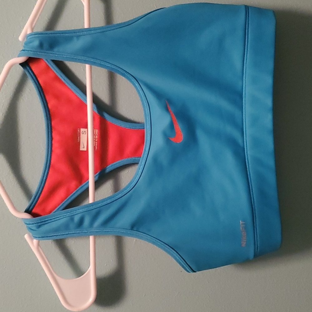 Nike Fit Dry sports bra size small